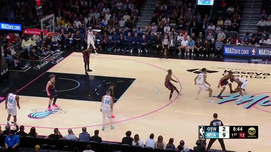 手真快维金斯快速回防切掉巴特勒上篮直接点燃热火主场气氛