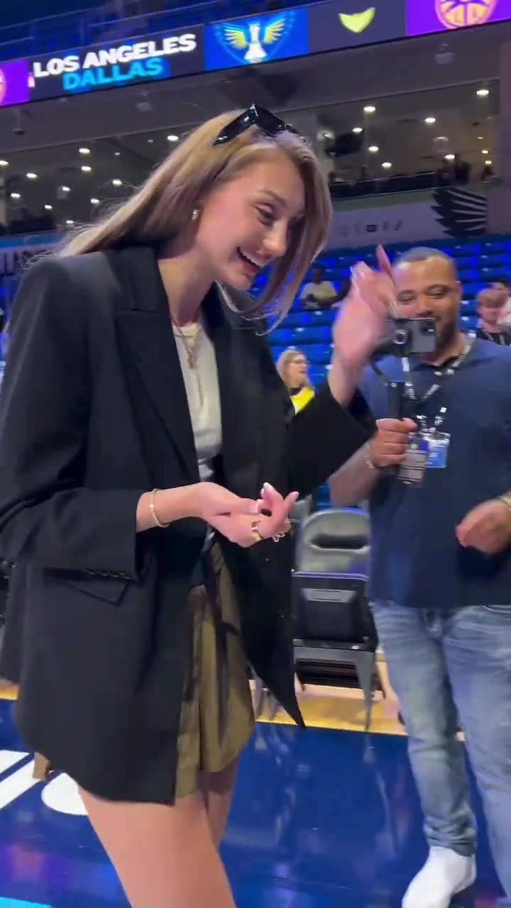 杜兰特都要多看两眼的美女大家感觉如何