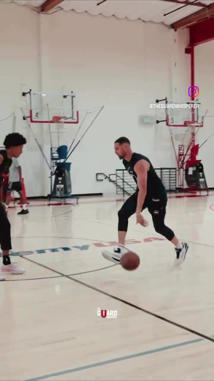 与高手对决提升自己郭昊文与克莱麦克朗一同训练打比赛