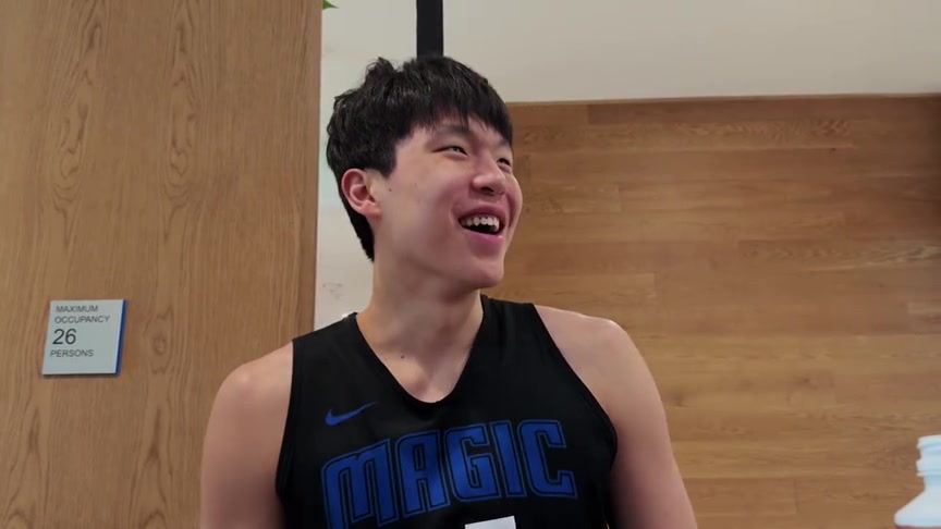 小杨闯美之英语进步神速杨瀚森英语沟通顺畅 适应能力满分