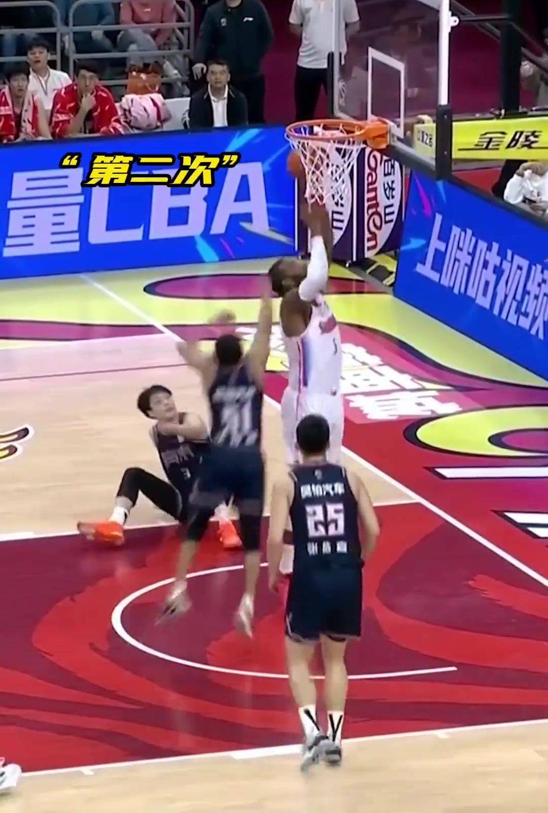 6连抢0命中门罗篮下上演人类迷惑进攻冷笑收场