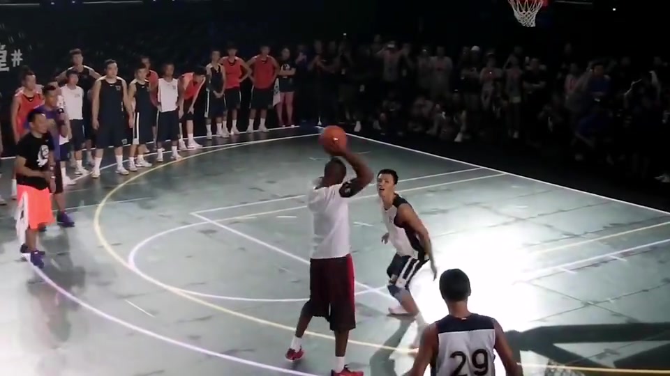 李观洋单挑科比全过程这令多少科比门徒羡慕呀