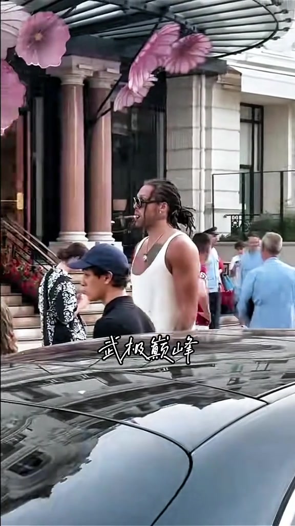 简直太帅了在摩纳哥遇到阿隆戈登