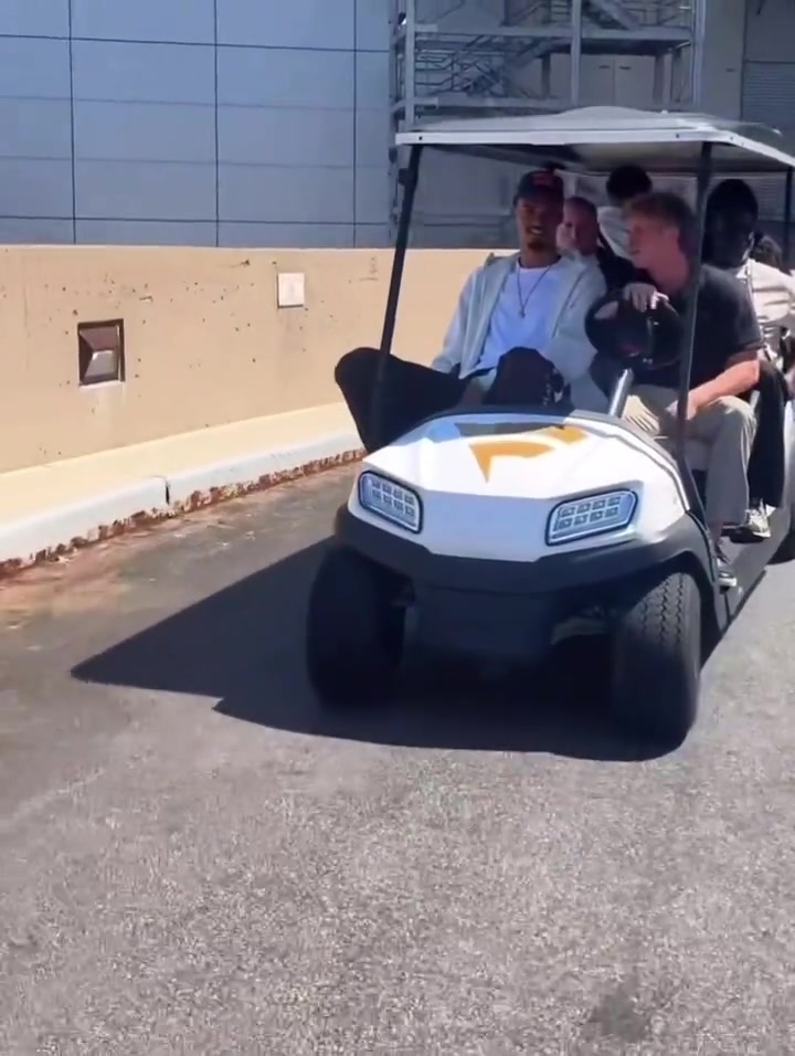 文班这无处安放的大长腿啊