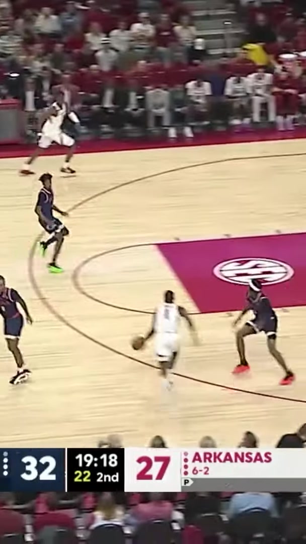 矮版范德彪湖人36号秀阿杜-蒂耶罗迎着防守完成空接隔扣