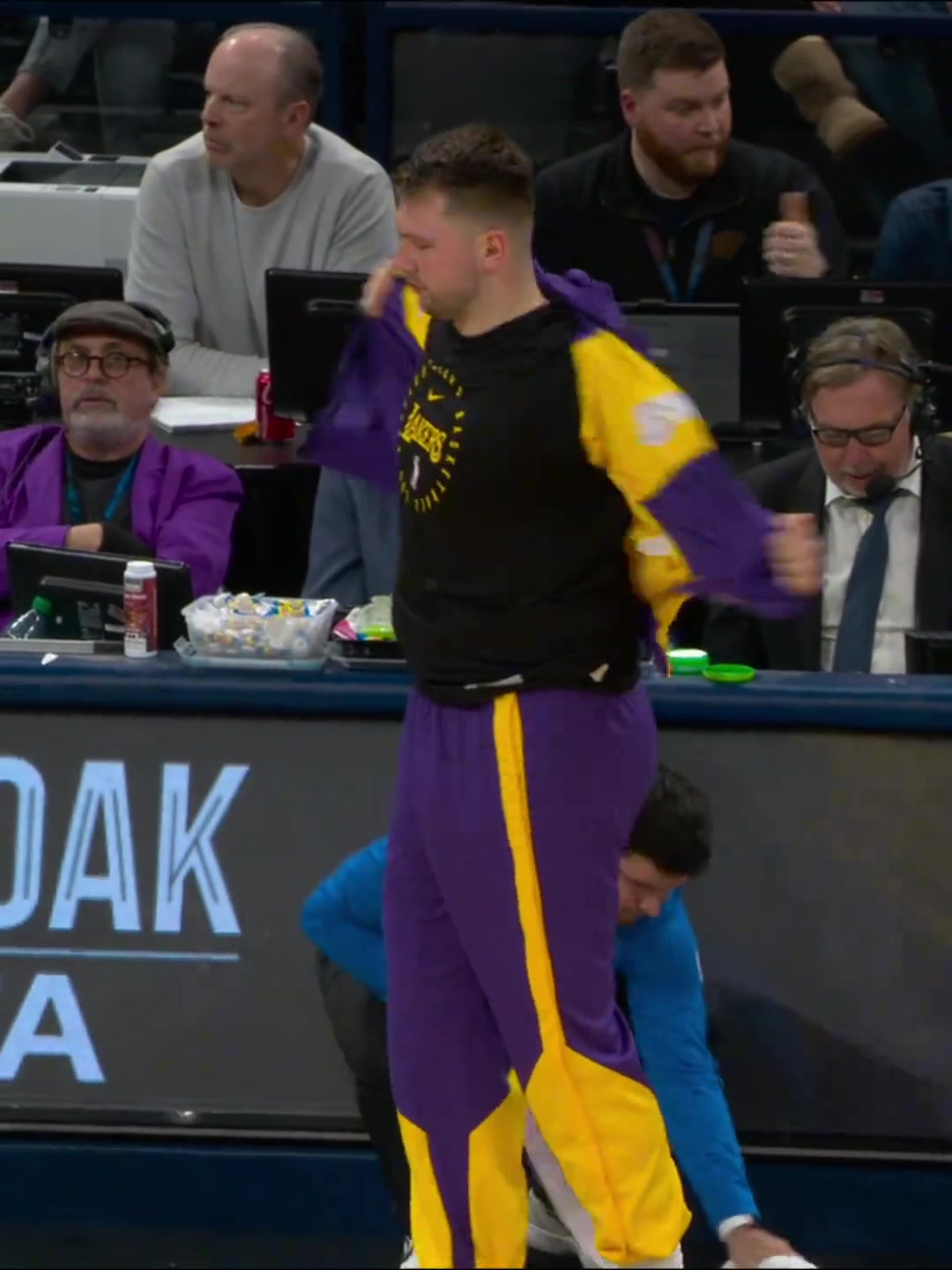 东契奇神同步郭德纲于谦相声这到底是穿了几层啊