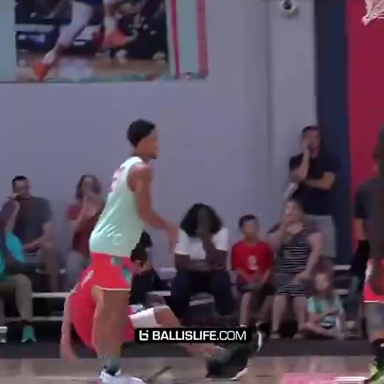 霍姆格伦当年爆火的原因在训练营秀操作戏耍库里还送大帽