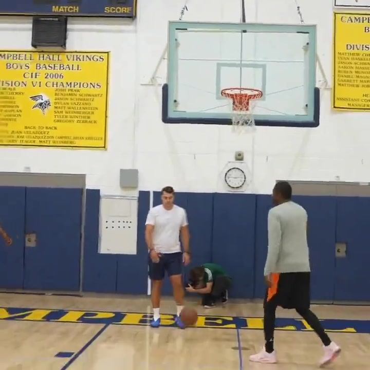 贾巴里-史密斯5年1.2亿续约火箭以后可以和阿杜并肩作战了