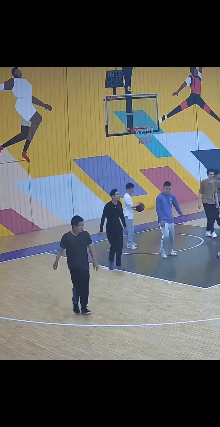 嘿嘿咱们也有自己的贾巴尔了