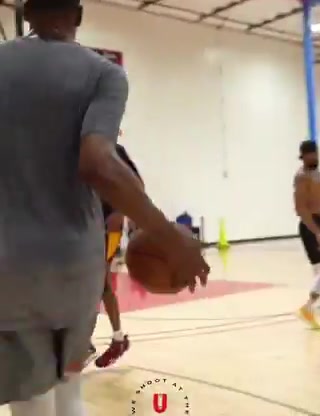 DPOY都防不住野球场杜兰特对位莫布里得分犹如探蘘取物