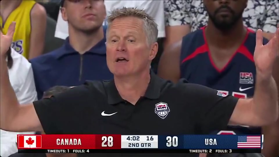 这什么战术科尔喊一句What the f--k.随后詹姆斯反跑空切暴扣