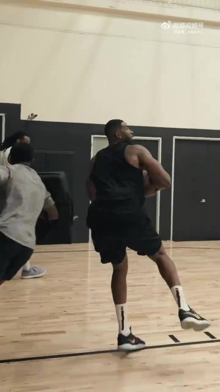 要不再来找老詹试试TT近期训练也挺刻苦的