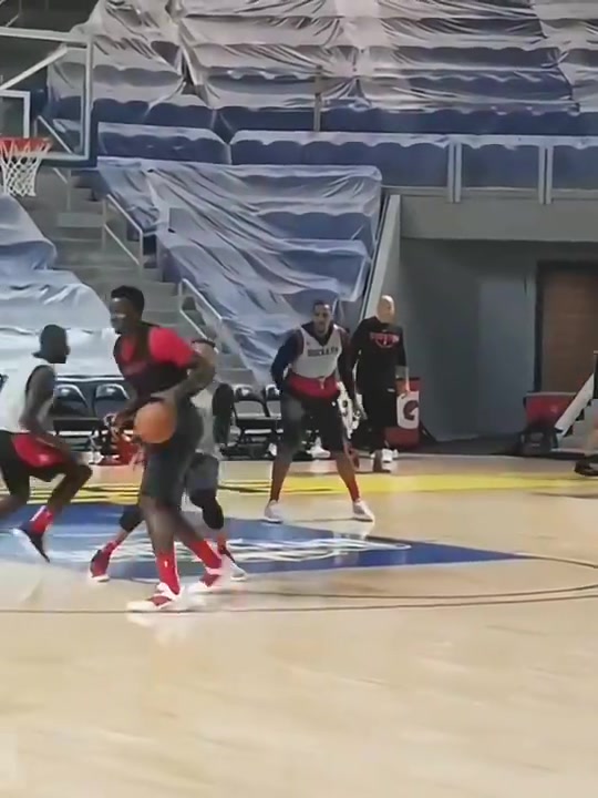 都是回忆啊当年18年火箭众将士的训练视频哈登保罗卡佩拉