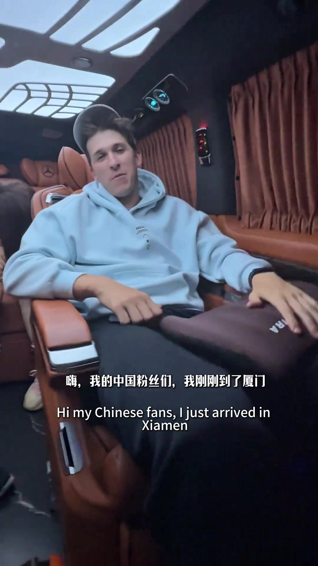 bro 太美式了里夫斯已抵达厦门开启中国行