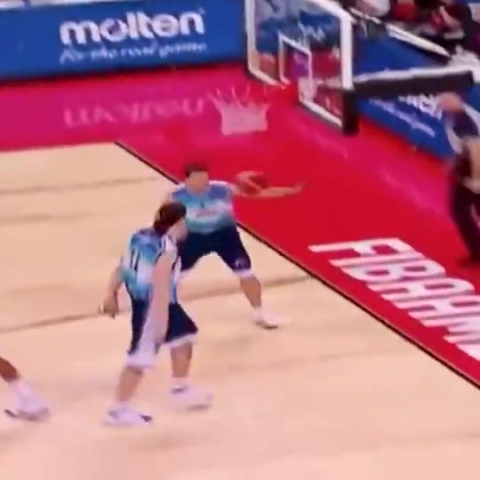 当科比和詹姆斯一起下快攻就问你该防谁吧