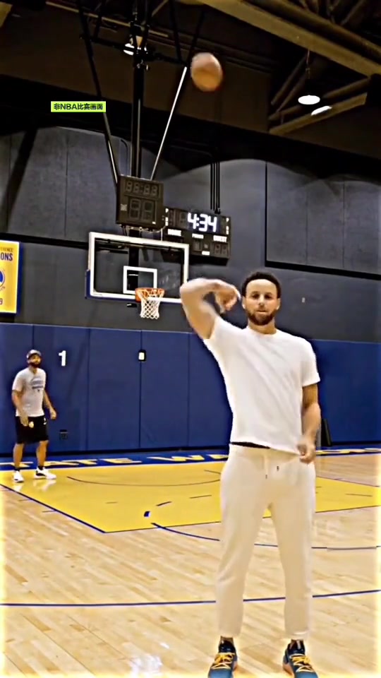 前5秒这是AI还是真实的库里热身训练神仙球到底有多离谱