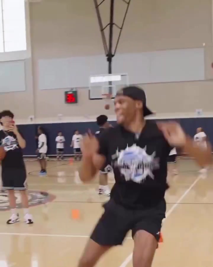 怎么有人工作还没找到还敢玩这么开心的