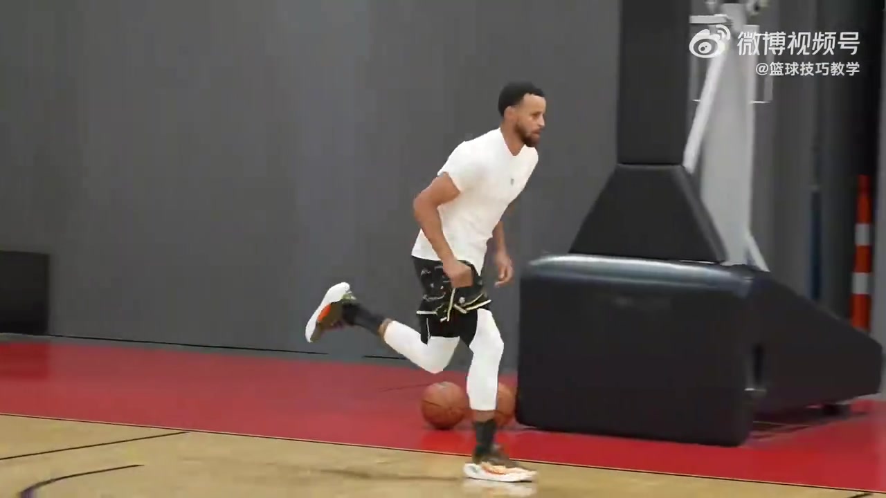 历史第一射手看库里平时的训练想投丢一个真的很难