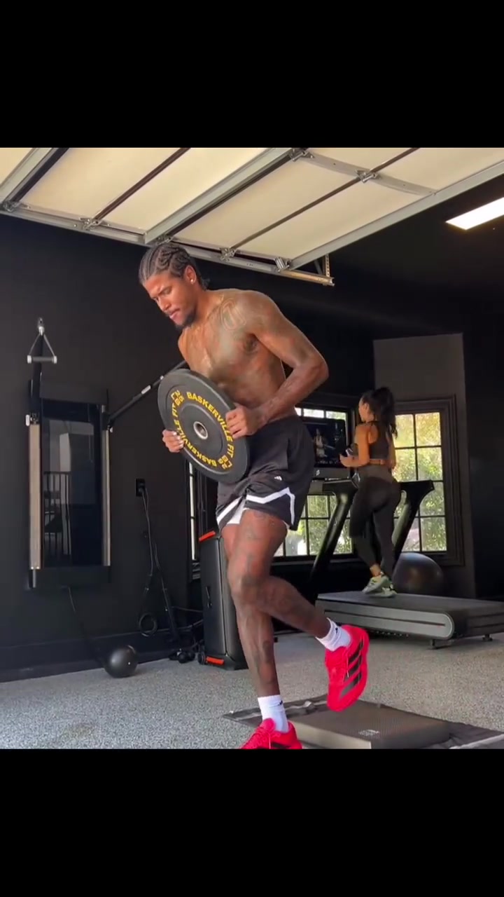 杰伦格林加紧训练变强壮了