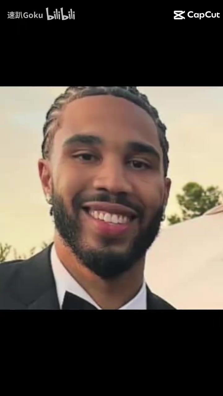 来参加好大哥的婚礼塔图姆新发型亮相比尔婚礼