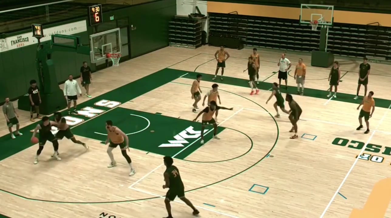 真的有科比那味儿了王俊杰晒背身后仰跳投依旧是这招