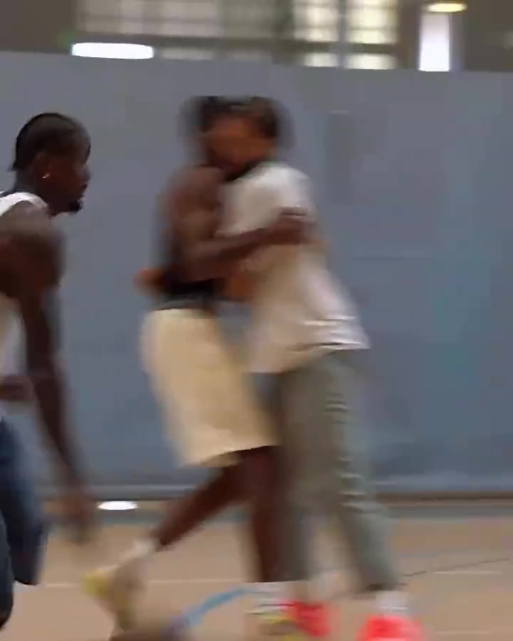 下赛季能证明自己吗艾顿最新训练在野球场各种小技术大杀四方