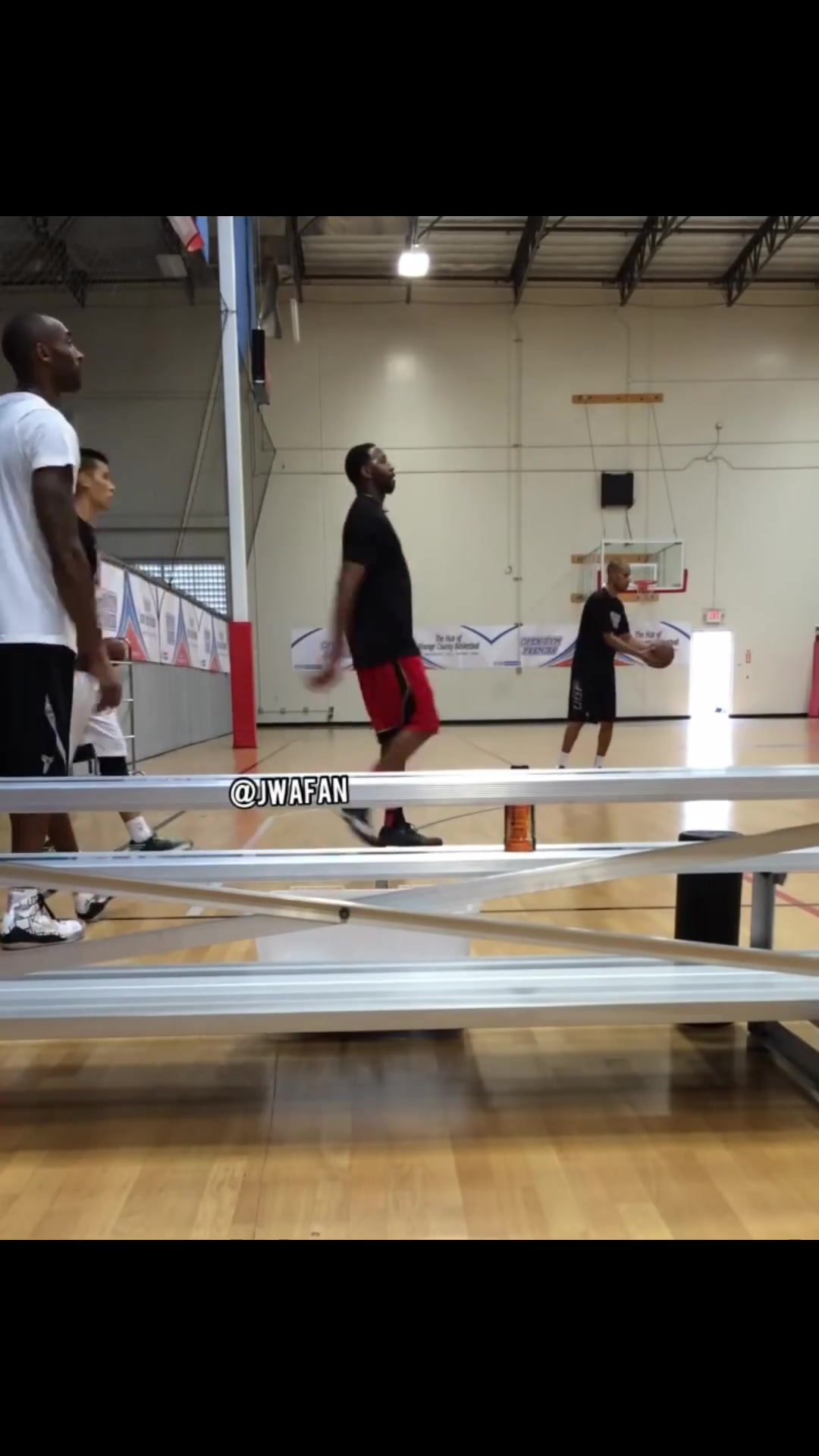 你的青春有在这吗14年科比麦迪和林书豪合练珍贵视频