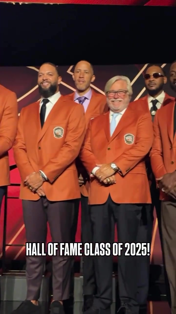 2025年名人堂成员集体合影 现在的新球迷还认得出是谁吗