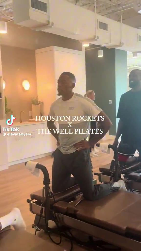 休赛期猛练火箭小贾巴里谢泼德杰夫-格林合练普拉提