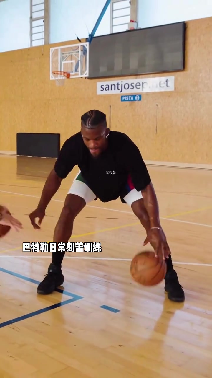 纯粹的男人休赛期想找到巴特勒只有两个地方棋牌室和训练馆