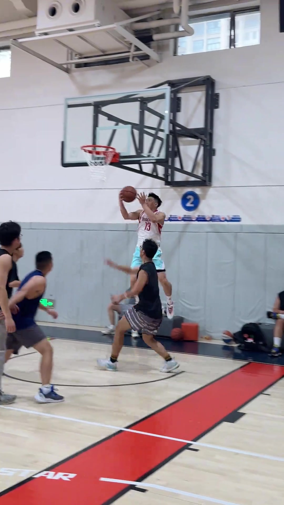 不得不说小哥这几下确实像火箭登