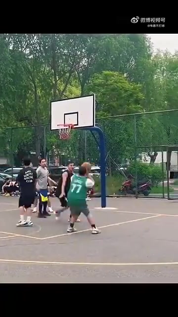 这身材这技术真是一名完美的东契奇球迷啊