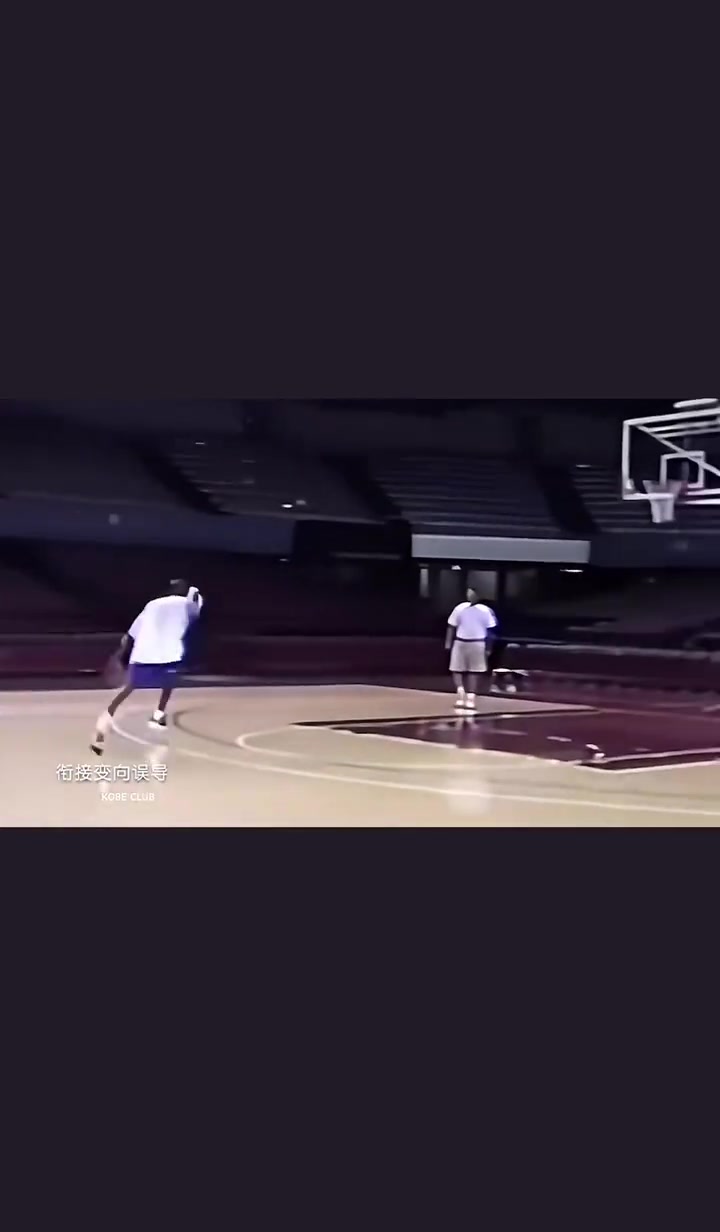 17岁的科比参加快船试训命中率100左手三分跳投惊呆训练师