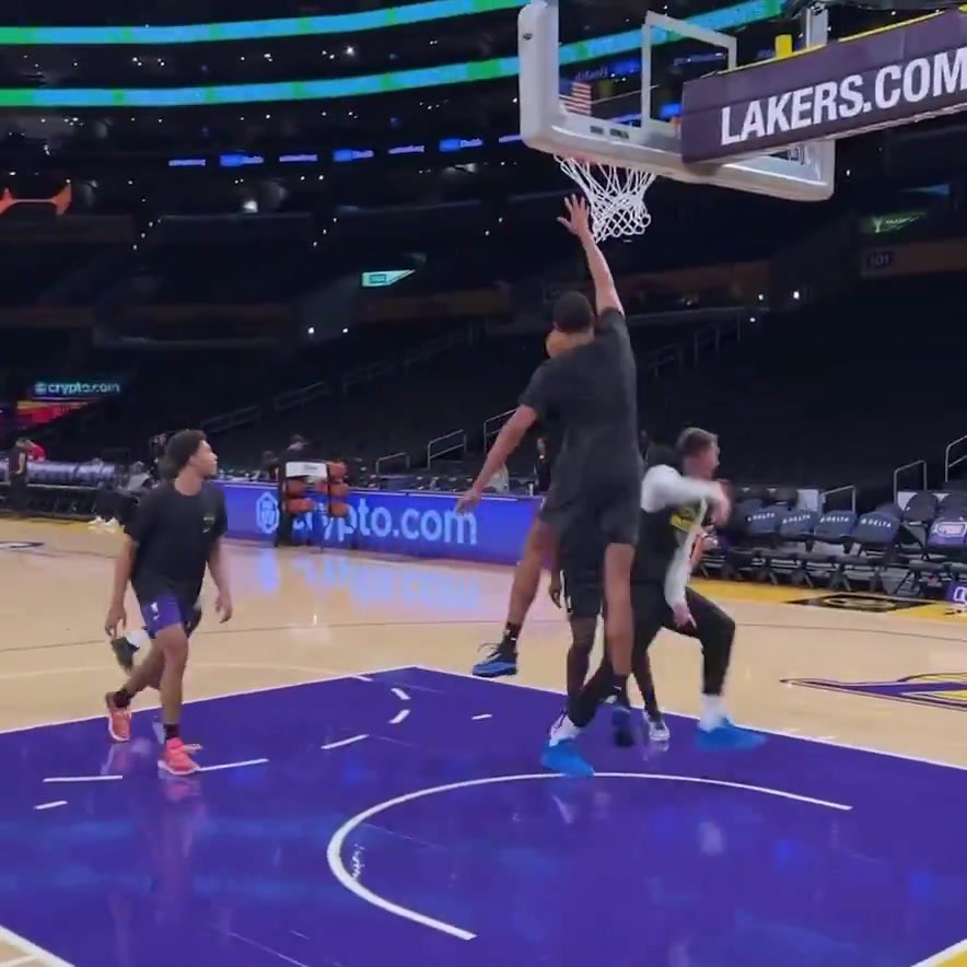 这视野这球商这些骚气传球感觉东契奇都传得好轻松啊