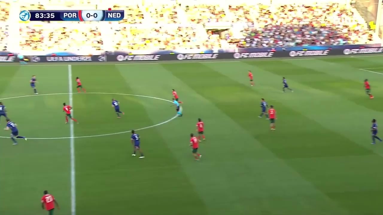 神剧情欧青赛葡萄牙多打一人反遭荷兰绝杀 波库单刀过门将破门