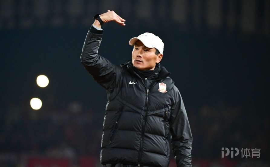 记者：邵佳一将现场观看西海岸末轮联赛 但不会参与排兵布阵