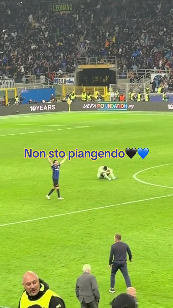 冰火两重天球迷实拍国米击败巴萨瞬间众生相