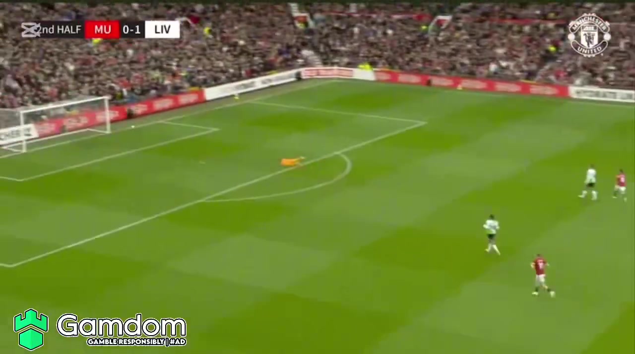 范迪克当时应该不会想到B费这球会直接吊射