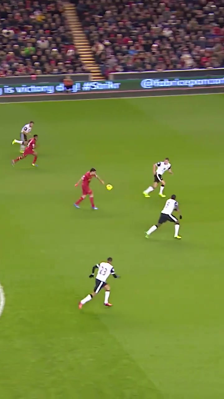 抬脚便是超级世界波苏亚雷斯停球是什么我没听说过