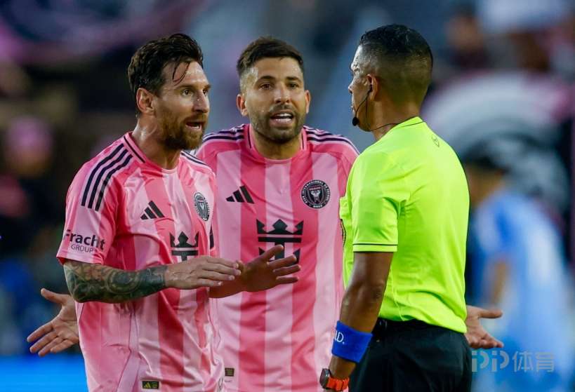 阿尔巴：梅西不喜欢他离开巴萨的方式 他想要一个致敬仪式