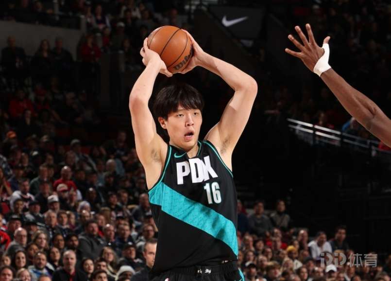 斯普利特:G联赛的比赛让杨瀚森更自信了 在更衣室也更活跃了