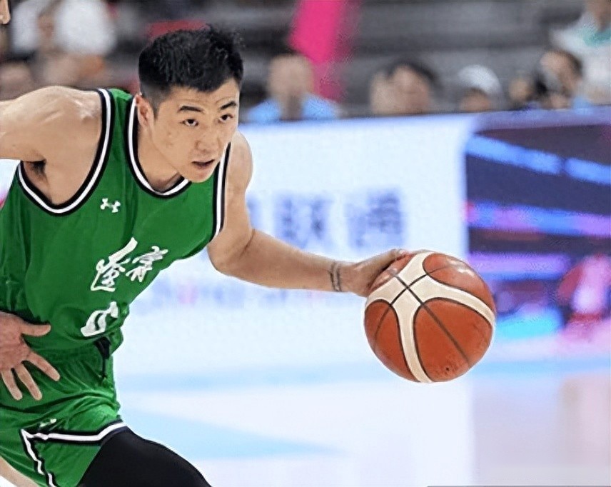 辽宁惨败四川获第四！高诗岩付豪尽力，韩德君17板，黄金一代谢幕