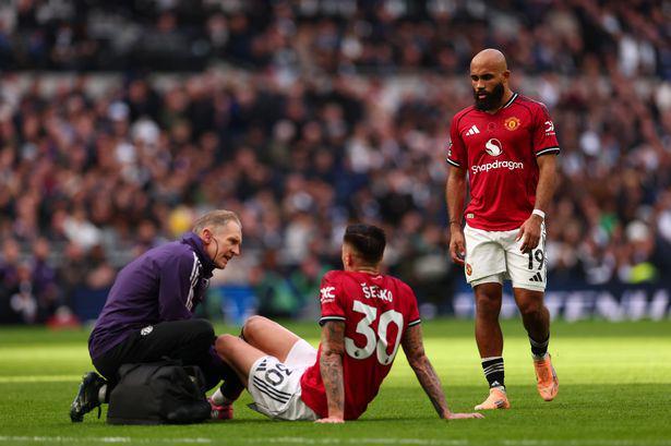 曼晚:若谢什科伤缺,曼联可能在对阵埃弗顿时采用无锋阵型