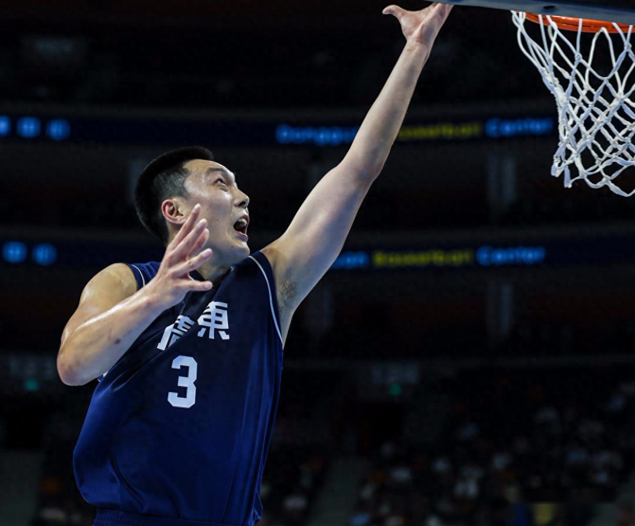 广东夺冠却有两失意者！胡明轩持续打铁，焦泊乔内线吃瘪！