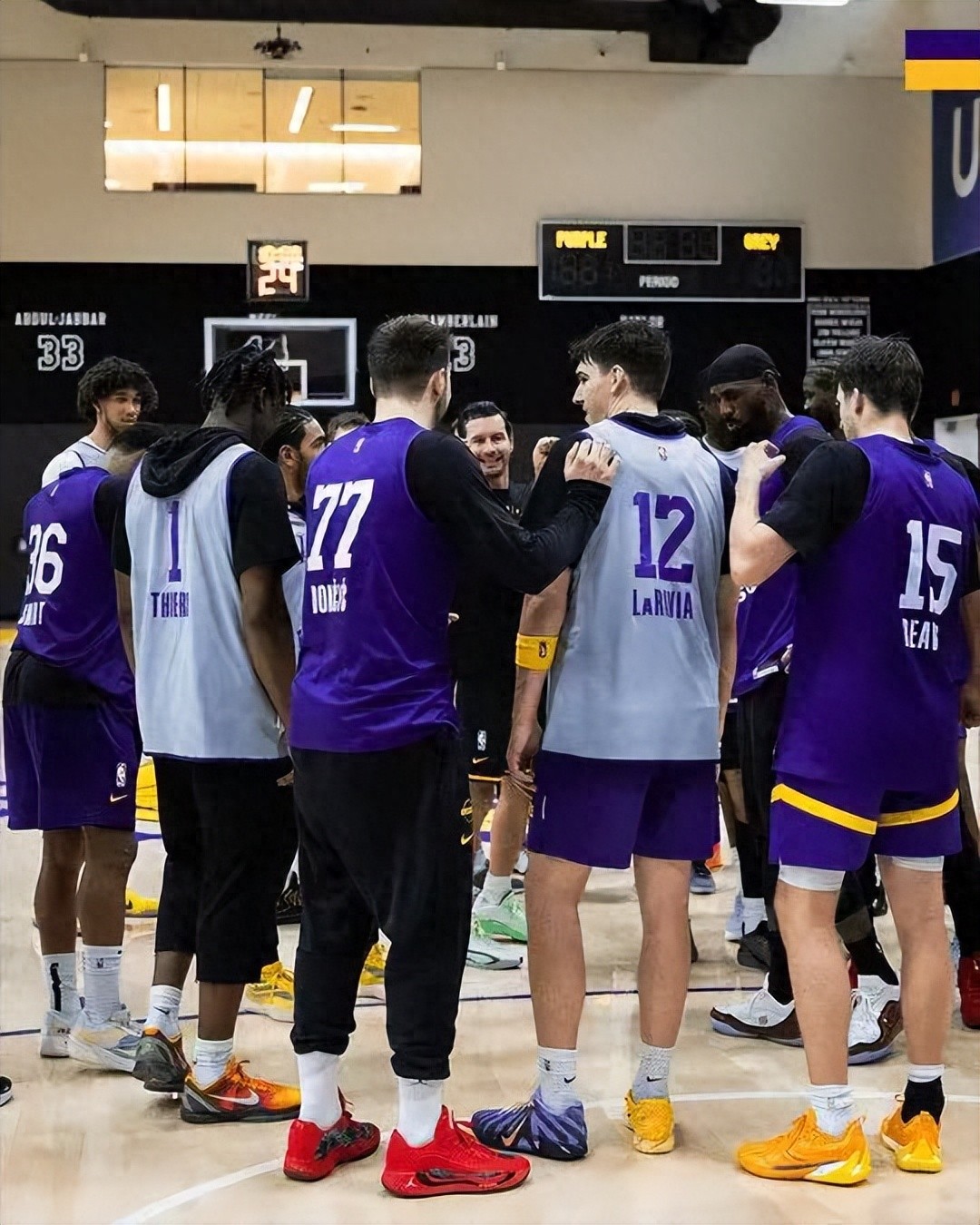 詹姆斯复出的利与弊!他会影响到里夫斯吗?