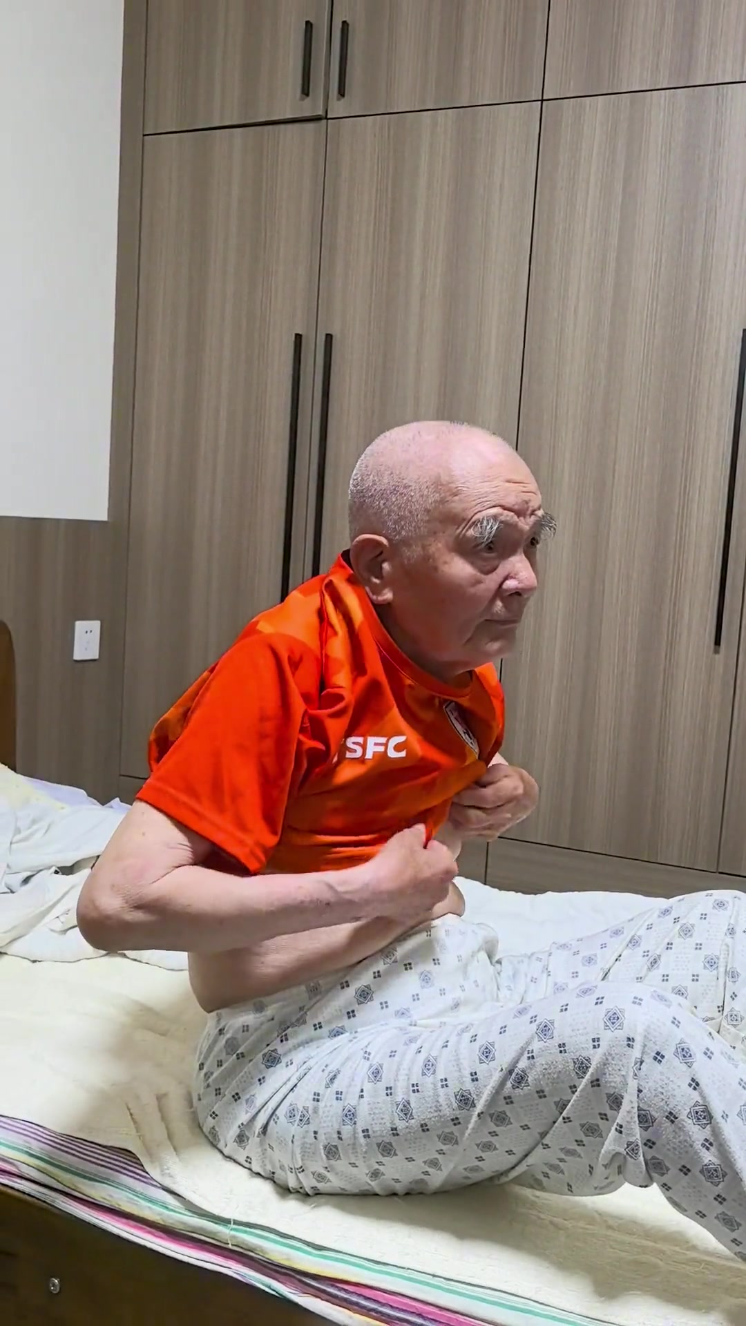 阿尔茨海默病可以让他认不出自己的儿子却忘不了泰山队的比赛