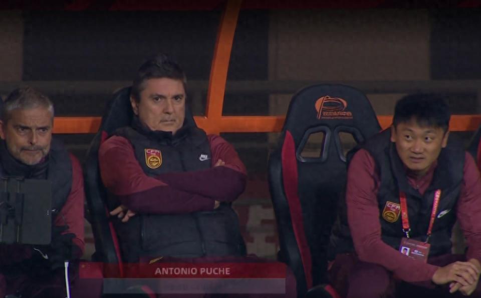 U22国足争冠战半场0射门！媒体人：标准意甲节奏，想念拜合拉木