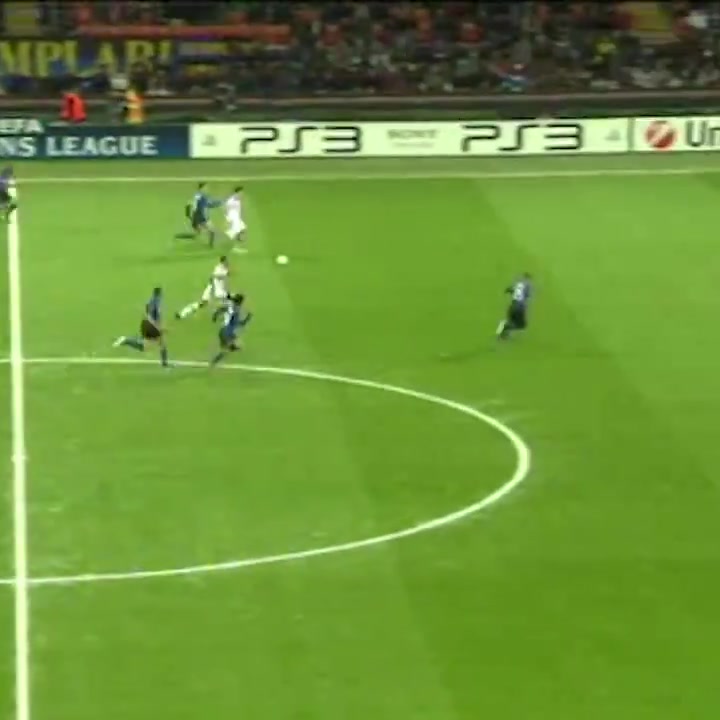 蓝黑军团荣幸成为背景板十五年前的今天贝尔完成大圣下凡